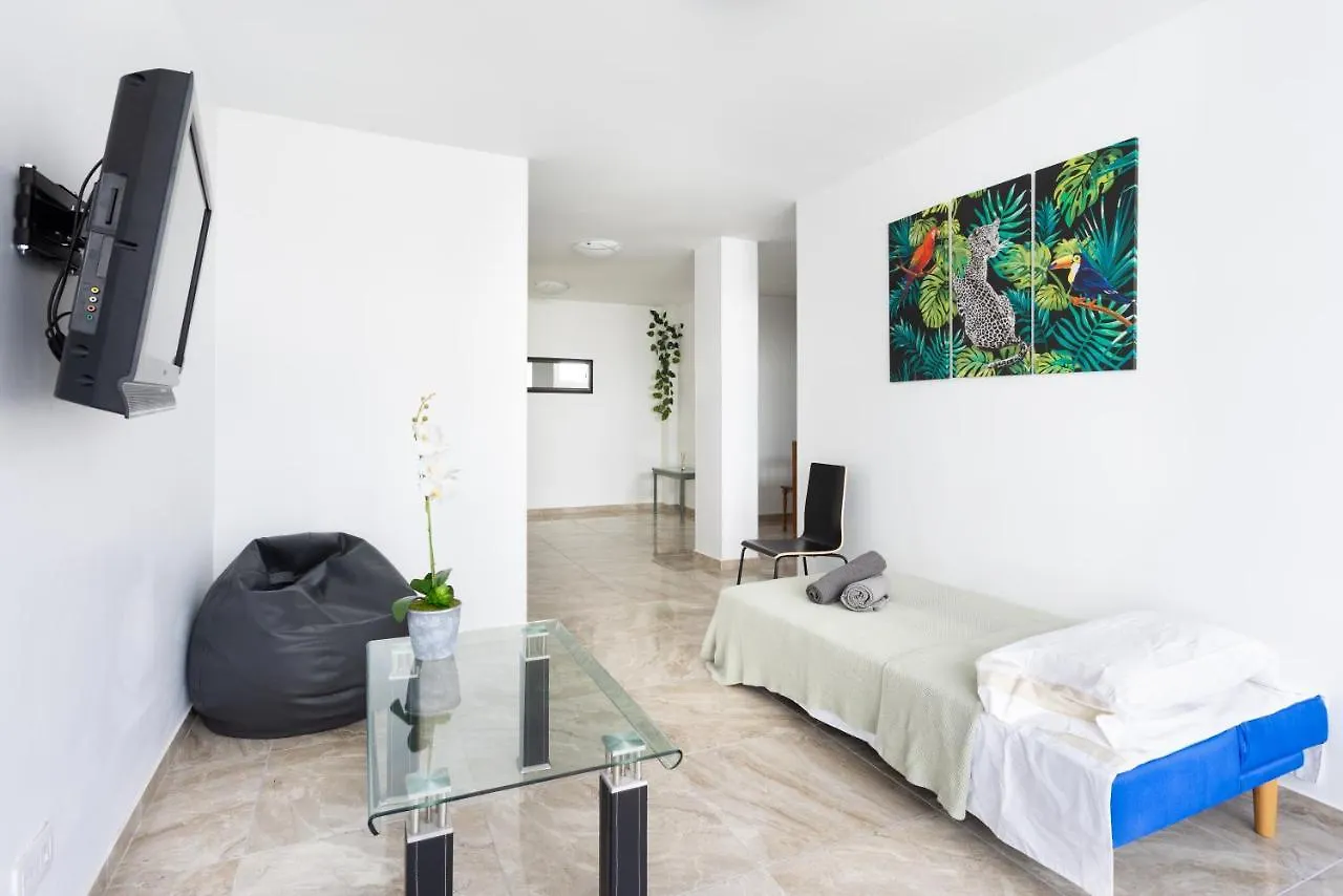 Black Cat Surf House 1 B Ξενοδοχείο Arona  0*, Arona (Tenerife) Ισπανία