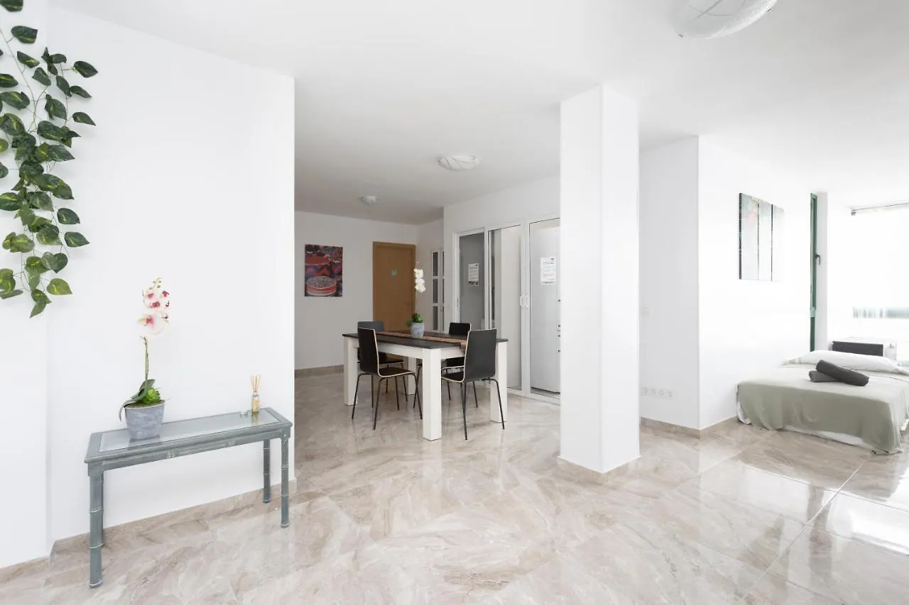 Πανσιόν Black Cat Surf House 1 B Ξενοδοχείο Arona