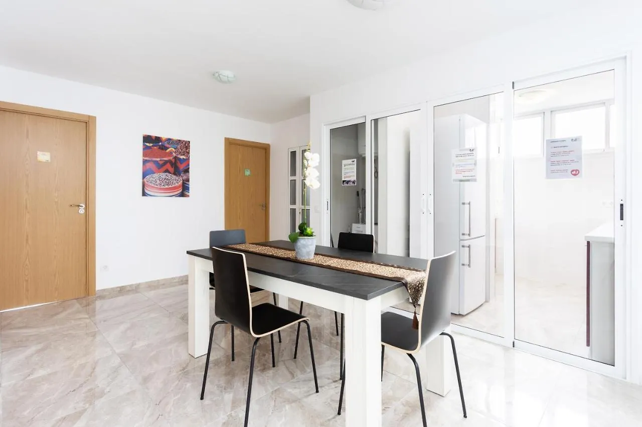 Hotel Black Cat Surf House 1 B Arona  0*, Arona (Tenerife) Spanien