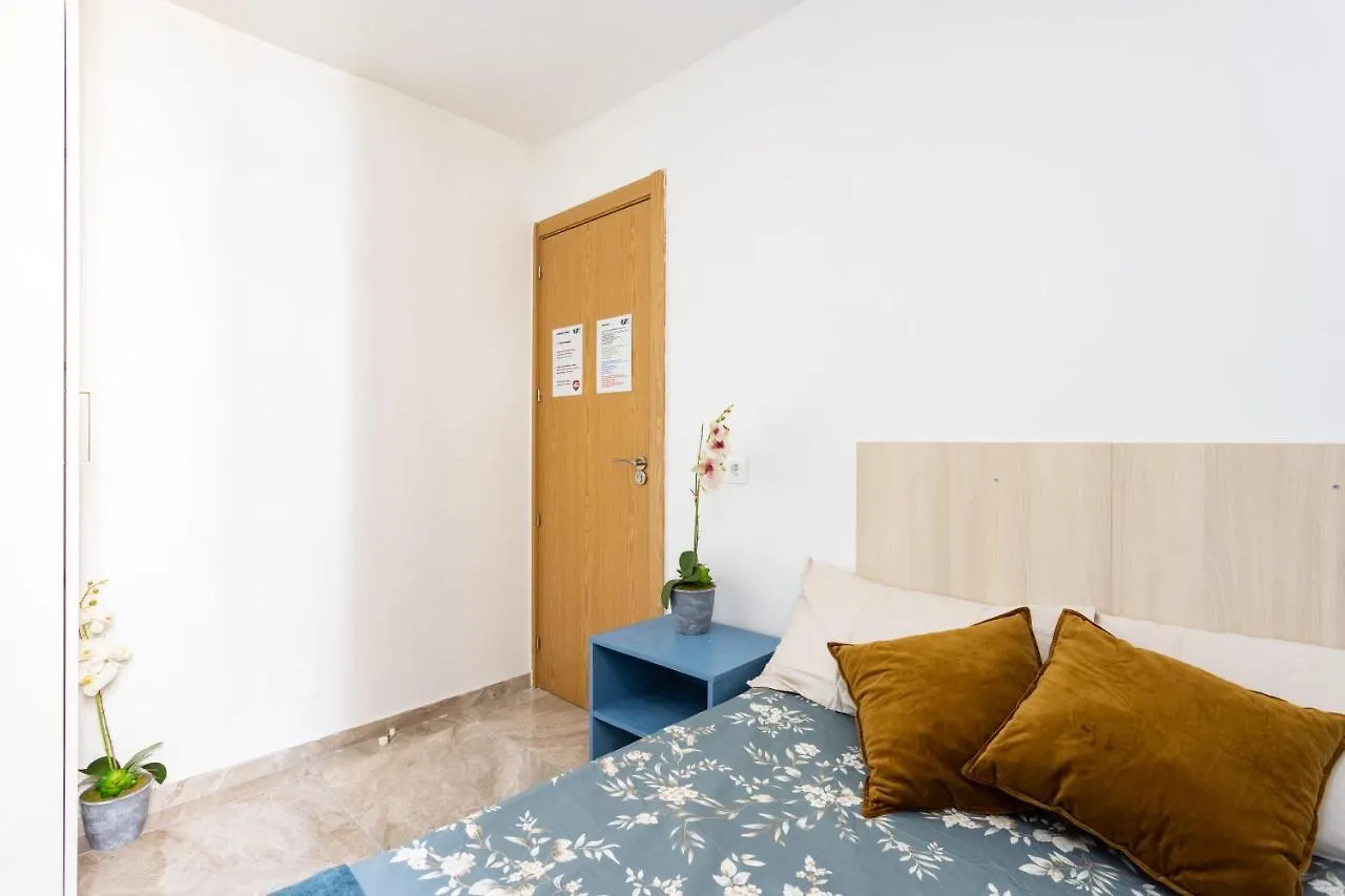 Gasthof Hotel Black Cat Surf House 1 B Arona